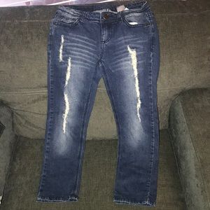 Junior girls Capri blue jeans.